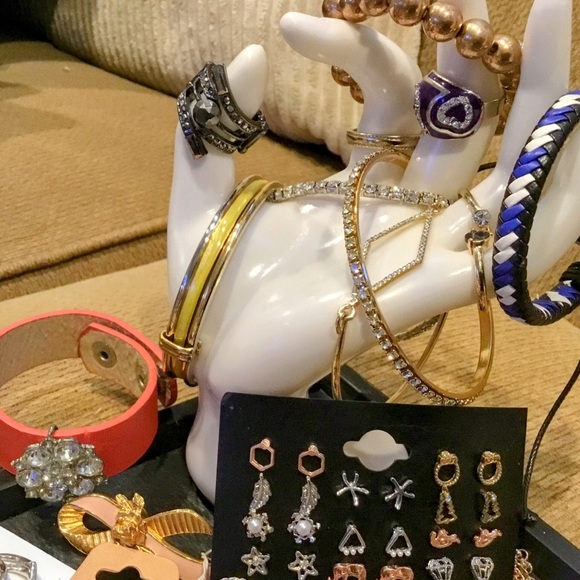 70 PIECES SELLERS BUNDLE All Wearable/Sellable 3.3 pounds - Picture 14 of 16